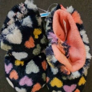 NWT carter's Slippers size 3/4